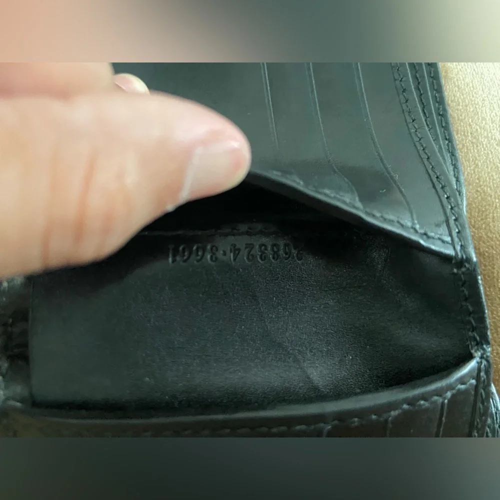 AUTHENTIC GUCCI LEATHER WALLET